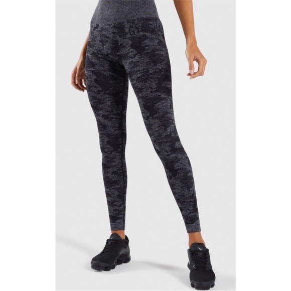 Gymshark Pants - Gymshark Leggings Womens Small Black Gray
Adapt Camo Seamless Yoga Pants